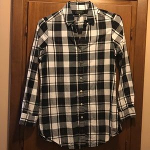 Plaid long sleeve shirt.